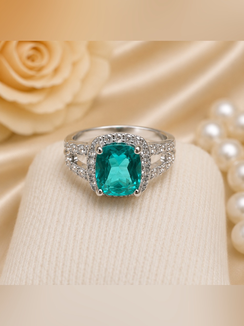 NWT Emerald Green Halo Ring Silver Tone Sz 6, 7 & 8 Multiple Listing